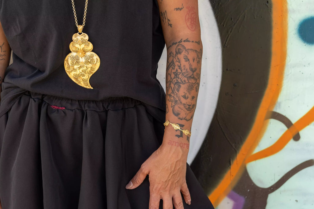 The History and Symbolism of the Portuguese Filigree Bracelet