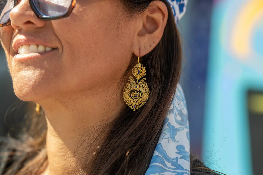 The Filigree Earrings Passed from Mothers to Daughters